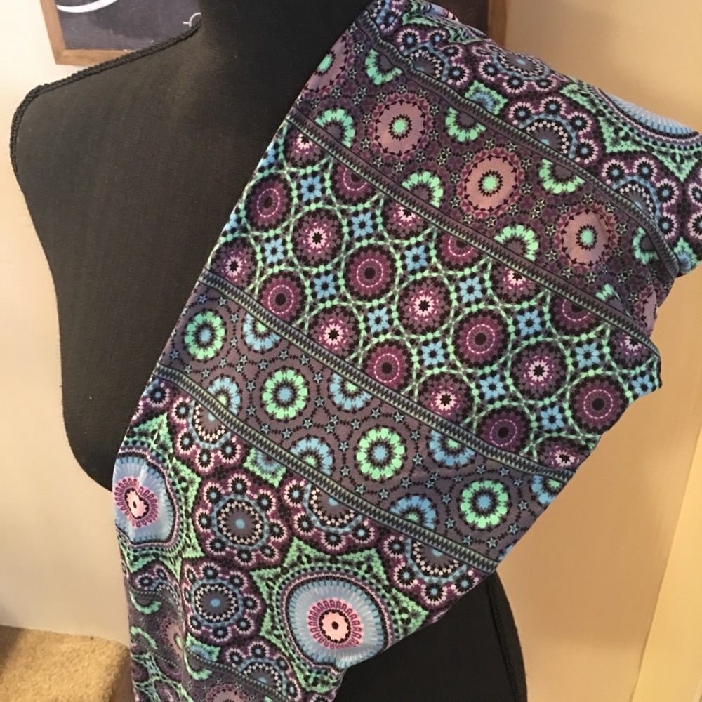 LuLaRoe Tall and Curvy Leggings